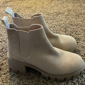 Steve Madden Sand Suede Howler Ankle Boots